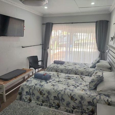 Rest4Sure Apartamento Ashton Exterior foto